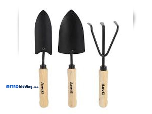 Lot 88-495547 - Anvil 3-Piece Wood Handle Garden Tool Set (Trowel, Transplanter and Cultivator)