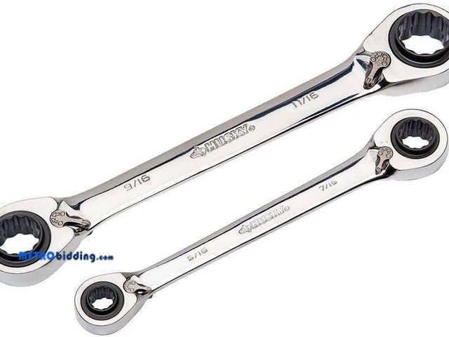 Lot 88-493805 - Husky Quad Drive SAE Ratcheting Wrench Set (2-Piece) by Husky