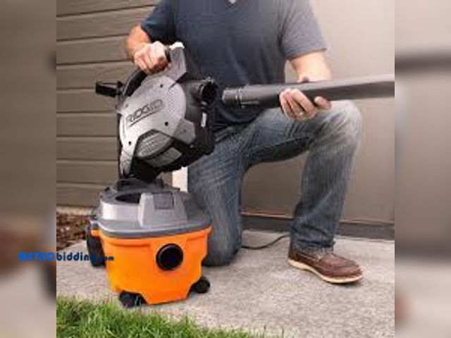 Lot 88-480516 - RIDGID 4 Gal. 6.0 Peak HP Shop Vacuum WD4080 Wet Dry Vac with Detachable Blower, Fine Dust Filter Ho...