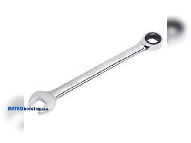 Lot 88-493634 - Husky 13/16 in. 12-Point SAE Ratcheting Combination Wrench HRW1316