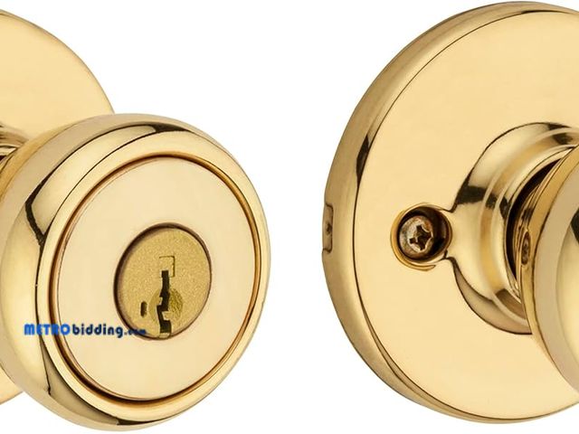 Lot 88-480385 - Kwikset Tylo Entry Door Knob with Lock and Key, Secure Keyed Handle Exterior, Front Entrance and Bed...