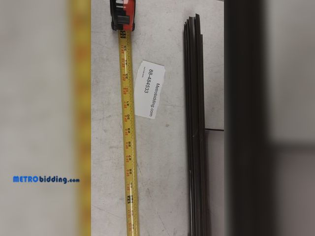 Lot 88-484533 - 36-in concealed channel fit under door seal