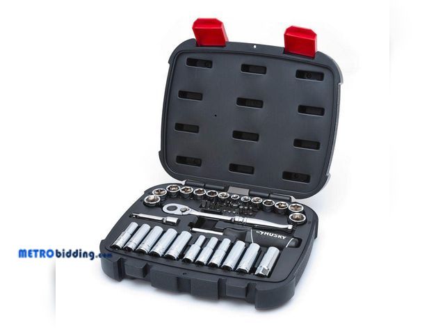 Lot 88-491829 - Husky Mechanics Tool Set (38-Piece) H38MTS