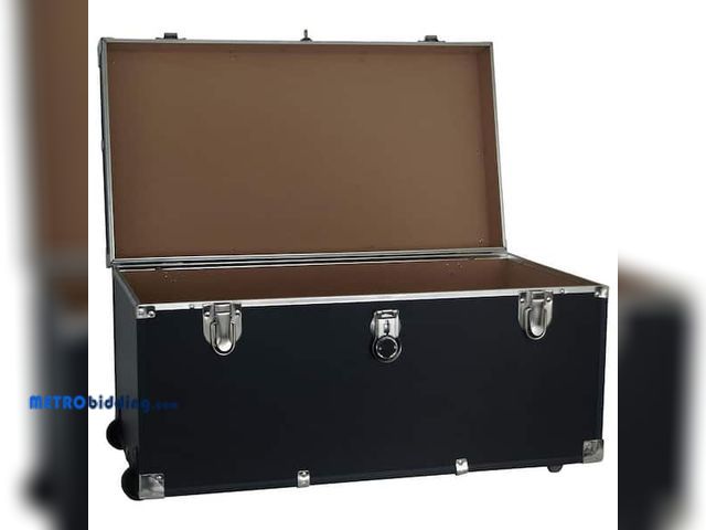 Lot 88-496302 - Seward Trunk
Seward 31 in. Trunk with Wheels and Lock, Black