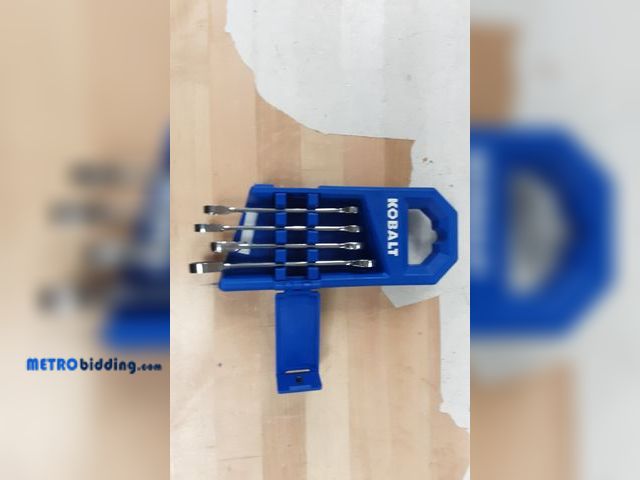 Lot 88-501598 - KOBALT Metric Reversible Ratcheting 4 Piece Wrench Set