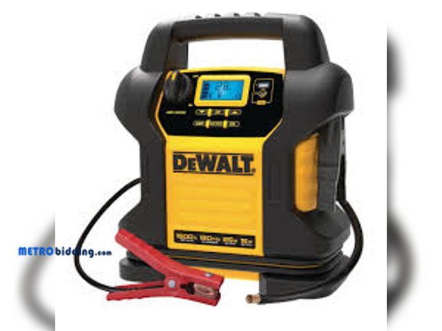 Lot 88-493956 - DEWALT 1600 Peak Amp Jump Starter with Digital Compressor and USB Power Bank DXAEJ14
