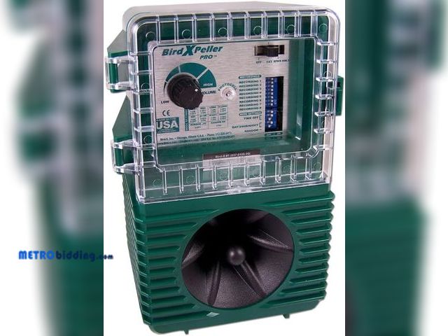 Lot 88-499269 - Bird-X Woodpecker PRO Electronic Bird Preventer, Sonic Decoy Device, Perfect for Woodpeckers and Spa...