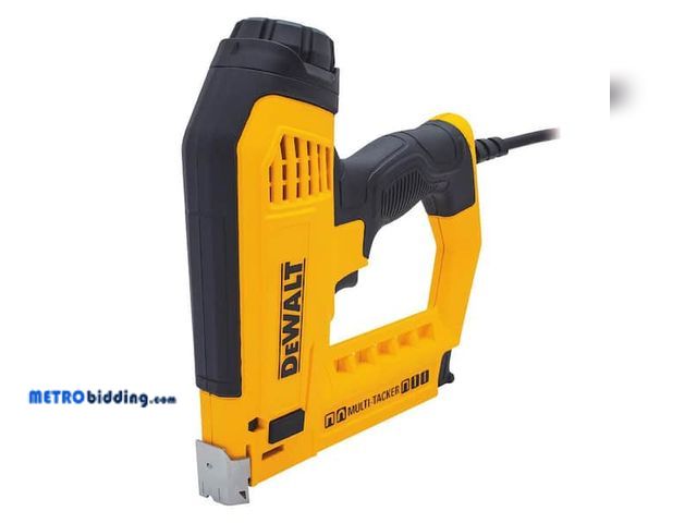 Lot 88-491733 - DEWALT 5-in-1 Multi-Tacker and Brad Nailer DWHT75021