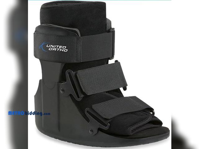Lot 88-482987 - (340)
United Ortho USA14011 Short Cam Walker Fracture Boot, Extra Small, Black