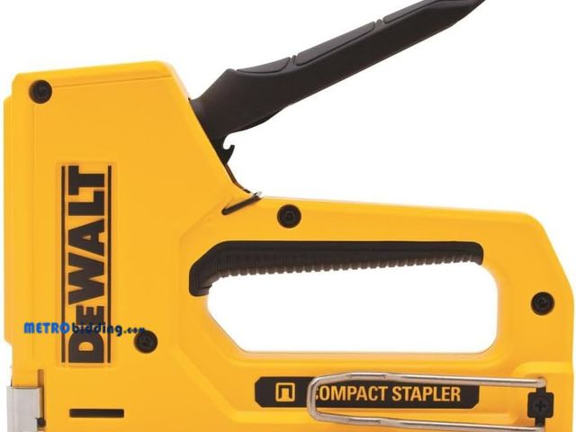 Lot 88-491633 - DEWALT Heavy Duty Compact Staple Gun (DWHTTR130LH)