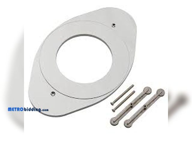 Lot 88-495674 - Everbilt Tub and Shower Smitty Remodeling Plate in Chrome