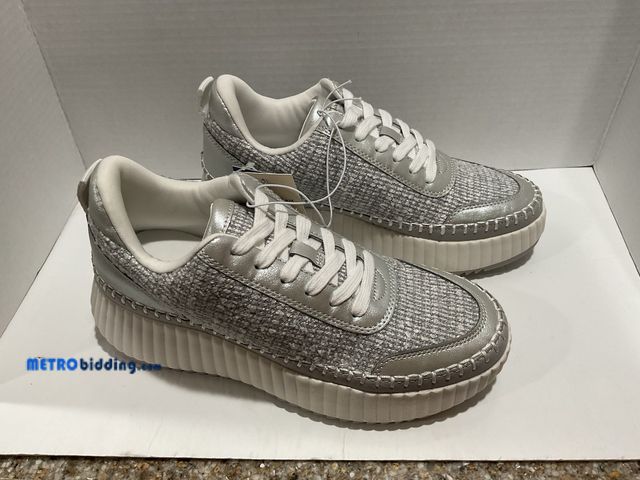 Lot 88-496745 - Natural Woven Lace Up Platform Sneakers for Women Low Top Stitching Classic Causal Shoes , size 8