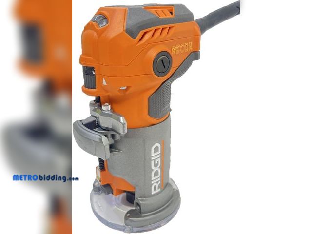 Lot 88-493921 - Ridgid 5.5 Amp Corded Compact Power Trim Router With Micro Adjust Dial R24012, missing collet
