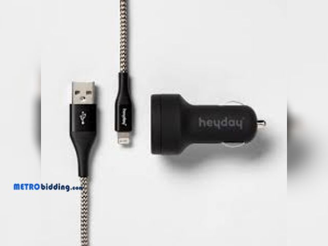 Lot 88-496779 - 6' Lightning to USB-A Cable 2-Port 3.1A Car Charger - heyday