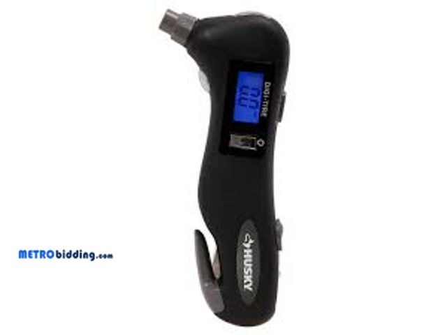 Lot 88-493901 - Husky 5-in-1 Digital Tire Pressure Gauge HDA552501