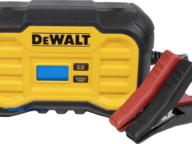 Lot 88-480739 - DeWalt DXAEC10 Professional 10 Amp Battery Charger, Battery Maintainer, Battery Trickle Charger