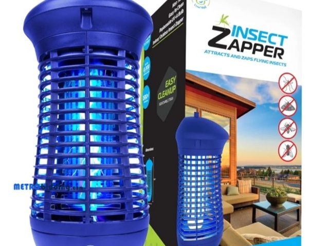 Lot 88-503438 - Livin’ Well Blue Bug Zapper Indoor Outdoor - 4000V High Powered Electric Mosquito Zapper Home Patio,...