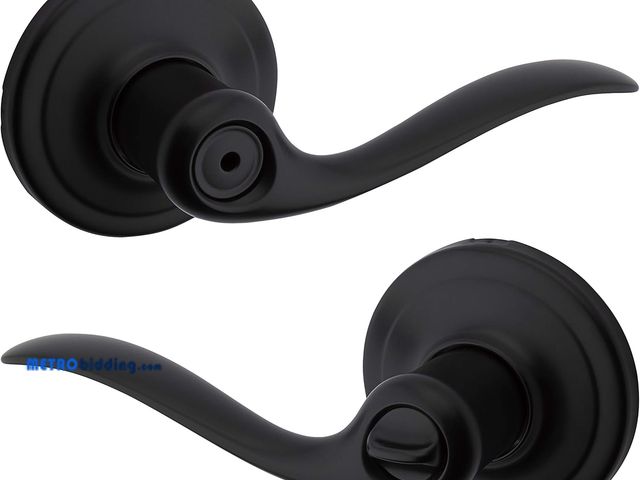 Lot 88-480339 - Kwikset Tustin Interior Privacy Door Handle with Lock, Door Lever For Bathroom and Bedroom, Matte Bl...