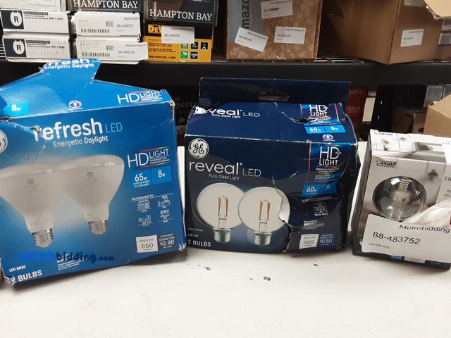 Lot 88-483752 - Lot of mixed light bulbs.
See pictures