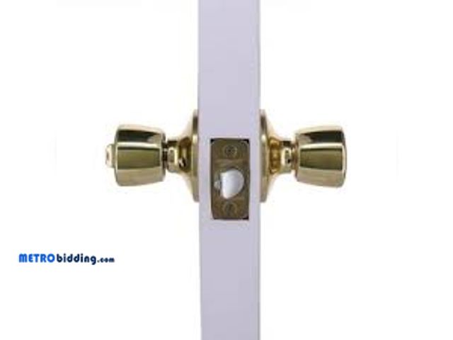 Lot 88-482612 - RELIABILT Gallo Polished Brass Exterior Single-Cylinder Deadbolt and Keyed Entry Door Knob