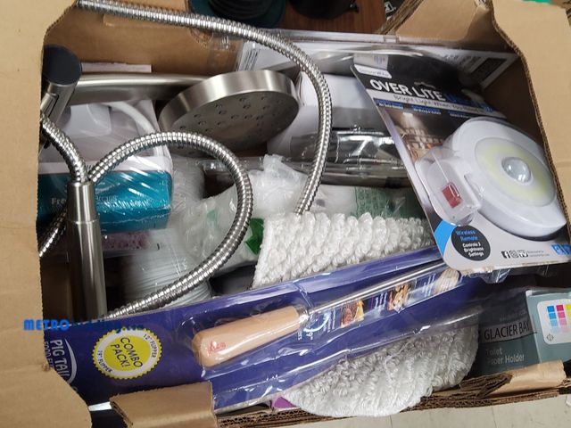 Lot 88-490798 - Lot of miscellaneous items