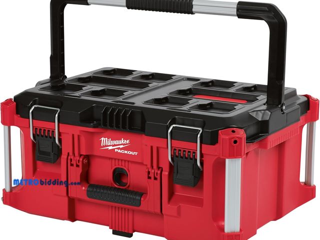 Lot 88-480208 - Milwaukee Electric Tool 48-22-8425 Pack out, Large Tool Box, Red