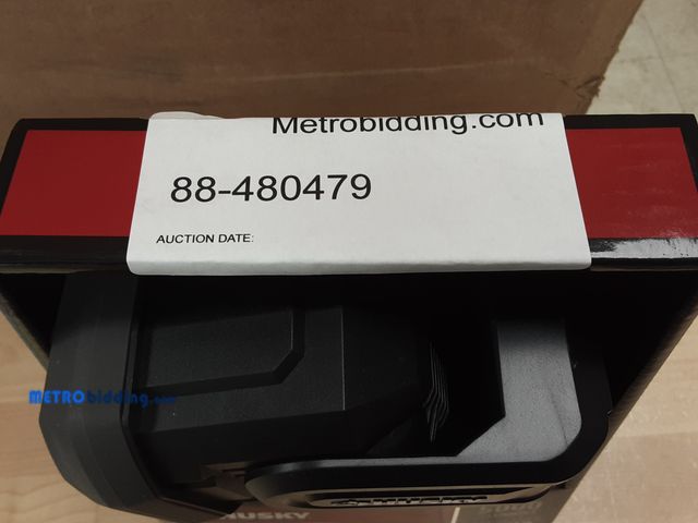 Lot 88-480479 - Husky 5000 Lumen Hybrid Power Swivel Rechargeable Spotlight 91640