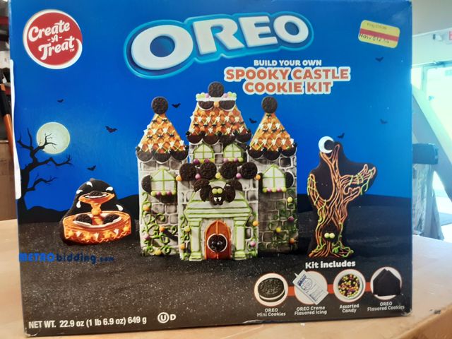 Lot 88-494260 - Create-A-Treat OREO Build your own Spooky Castle Cookie Kit