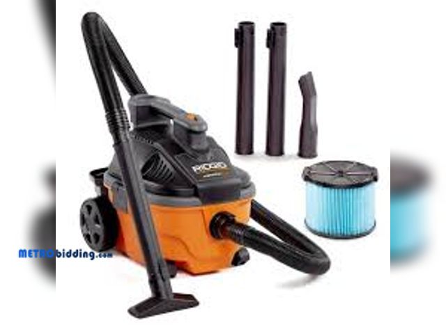 Lot 88-480251 - RIDGID 15L (4 Gal.) 5.0 Peak HP Portable Wet Dry Shop Vacuum with Fine Dust Filter, Hose and Attachm...
