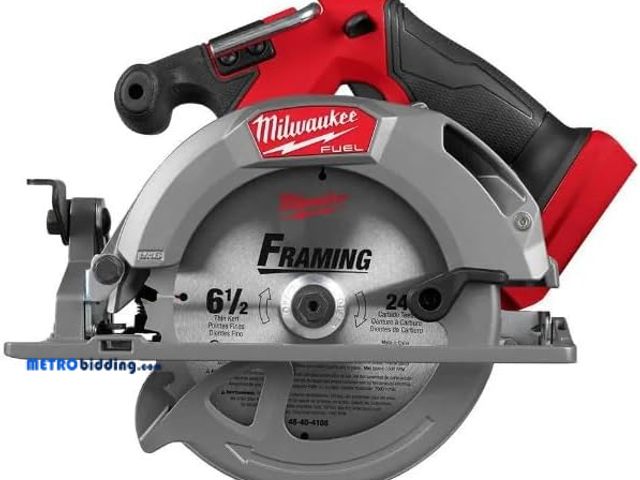 Lot 88-480159 - Milwaukee Electric - M18 Fuel 6-1/2 INCH Circular Saw Tool ONLY , Lightly used, please see pictures