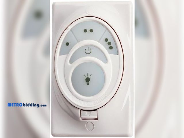 Lot 88-498025 - Kichler 337214TR Accessory Basic Cooltouch Transmitter, White Material