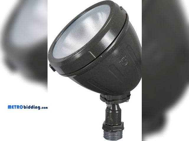 Lot 88-519112 - Commercial Electric 14-Watt 1100 Lumens Bronze Hardwired LED Metal Spot Landscape Flood Light