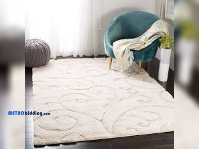 Lot 88-496782 - SAFAVIEH Florida Shag Cream 5 ft. x 8 ft. High-Low Floral