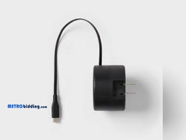 Lot 88-496539 - Wall Charger with Retractable 3' USB-C Cable - heyday Black