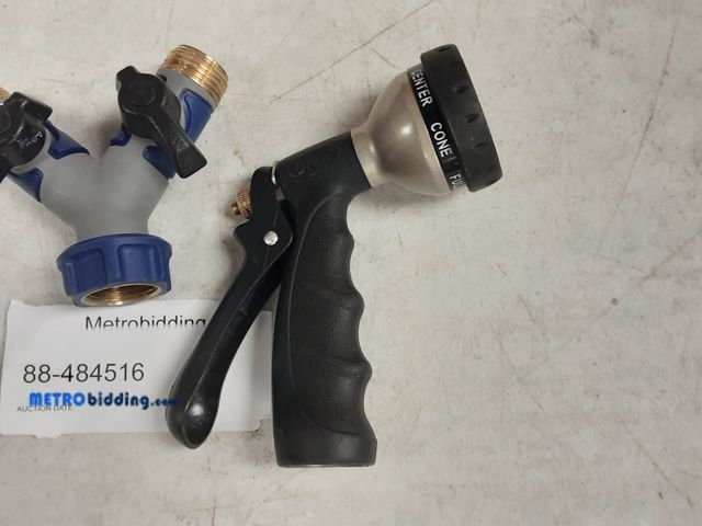 Lot 88-484516 - 2-way restricted flow water shut-off and 7-pattern trigger nozzle