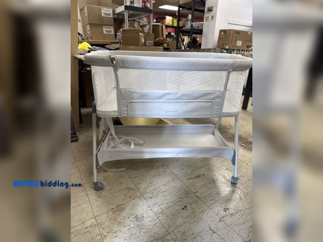 Lot 88-10032 - 1 Angel bliss Bassinett VERSATILE - ANGELBLISS 3 in 1 baby bassinet can be used as a standalone bass...