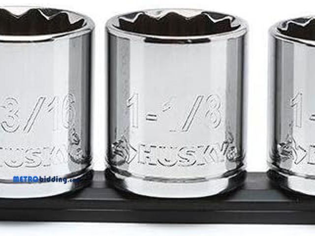 Lot 88-480142 - Husky 1/2 in. Drive Large SAE Socket Set (5-Piece)