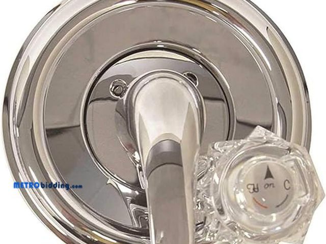 Lot 88-482488 - Danco 1-Handle Trim Kit for Delta Tub/Showers, Chrome