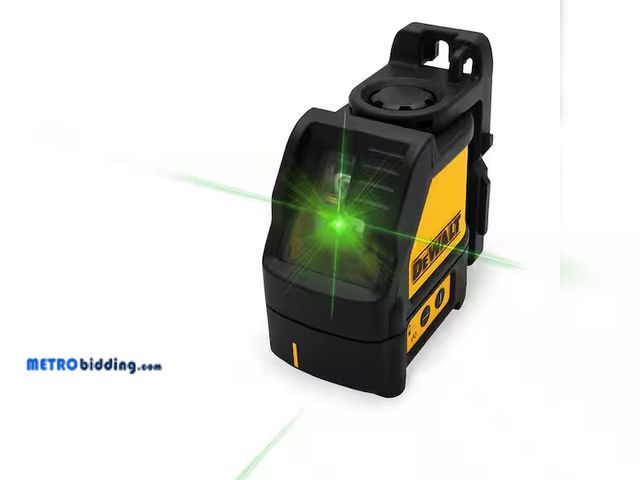 Lot 88-483626 - DEWALT
100 ft. Green Self-Leveling Cross Line Laser Level with (3) AA Batteries &amp; Case