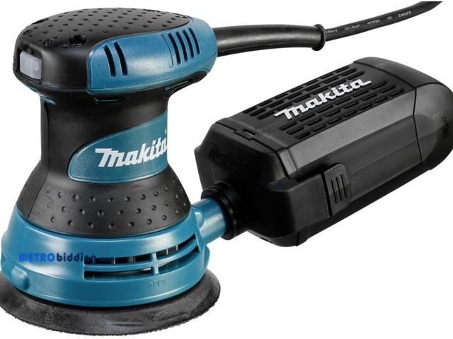 Lot 88-480283 - Makita BO5030 240 V Random Orbit Sander, Used