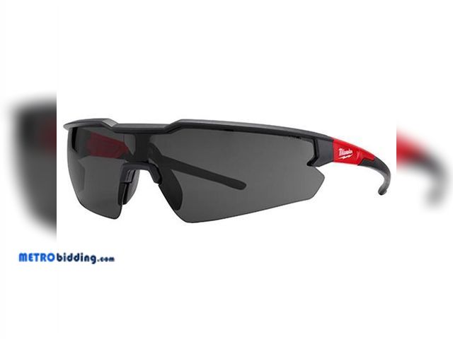 Lot 88-501300 - Milwaukee Electric - Tinted Anti-Scratch Glasses Poly