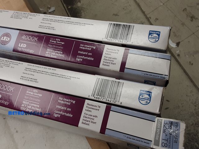 Lot 88-493048 - PHILIPS Instant Fit Linear Daylight 48 in. Bi-Pin T8 LED Bulb 32 Watt Equivalence 1 pk , lot of 8 la...