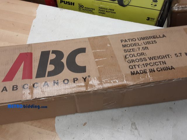 Lot 88-499013 - Blissun 7.5 ft Patio Umbrella, Yard Umbrella, Outdoor Market Umbrella with Push Button Tilt Crank (T...