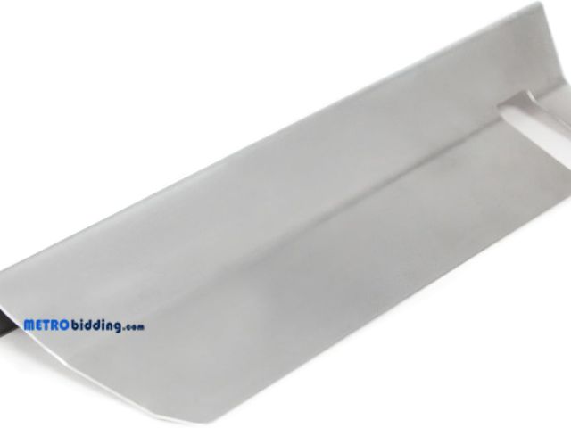 Lot 88-497945 - Broil King 18529 Stainless Steel Flav-R-Wave Divider for Signet and Sovereign Series Gas Grills