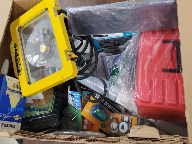 Lot 88-490428 - Lot of miscellaneous items