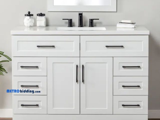 Lot 88-480370 - Cauley 48-in True White Single Sink Bathroom Vanity with White Cultured Marble Top (Fully Assembled)