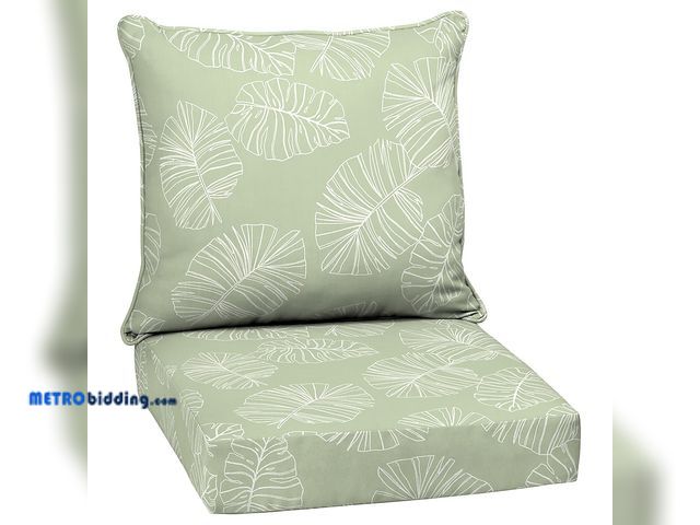 Lot 88-498401 - Arden Selections 24-in x 24-in Coastal Green Leaf Deep Seat Patio Chair Cushion ZQ19A06B