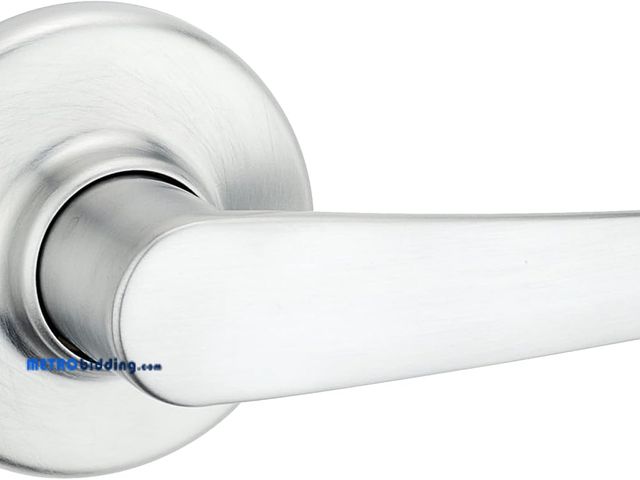 Lot 88-491629 - Kwikset Delta Interior Passage Door Handle, Lever For Closet and Hallway Doors, Reversible Non-Locki...