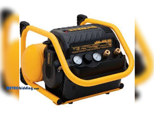 Lot 88-480273 - DEWALT 2.5 Gal. Portable Electric Heavy Duty 200 PSI Quiet Trim Air Compressor