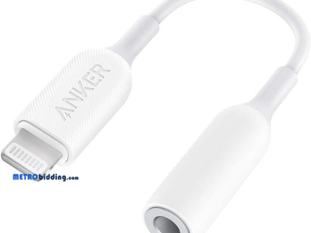 Lot 88-496689 - Anker 5" PowerLine Lightning to 3.5mm Audio Adapter - White